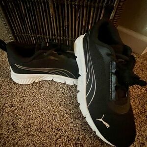 Women’s Black And Gold Puma Focus Lite Sneakers 8